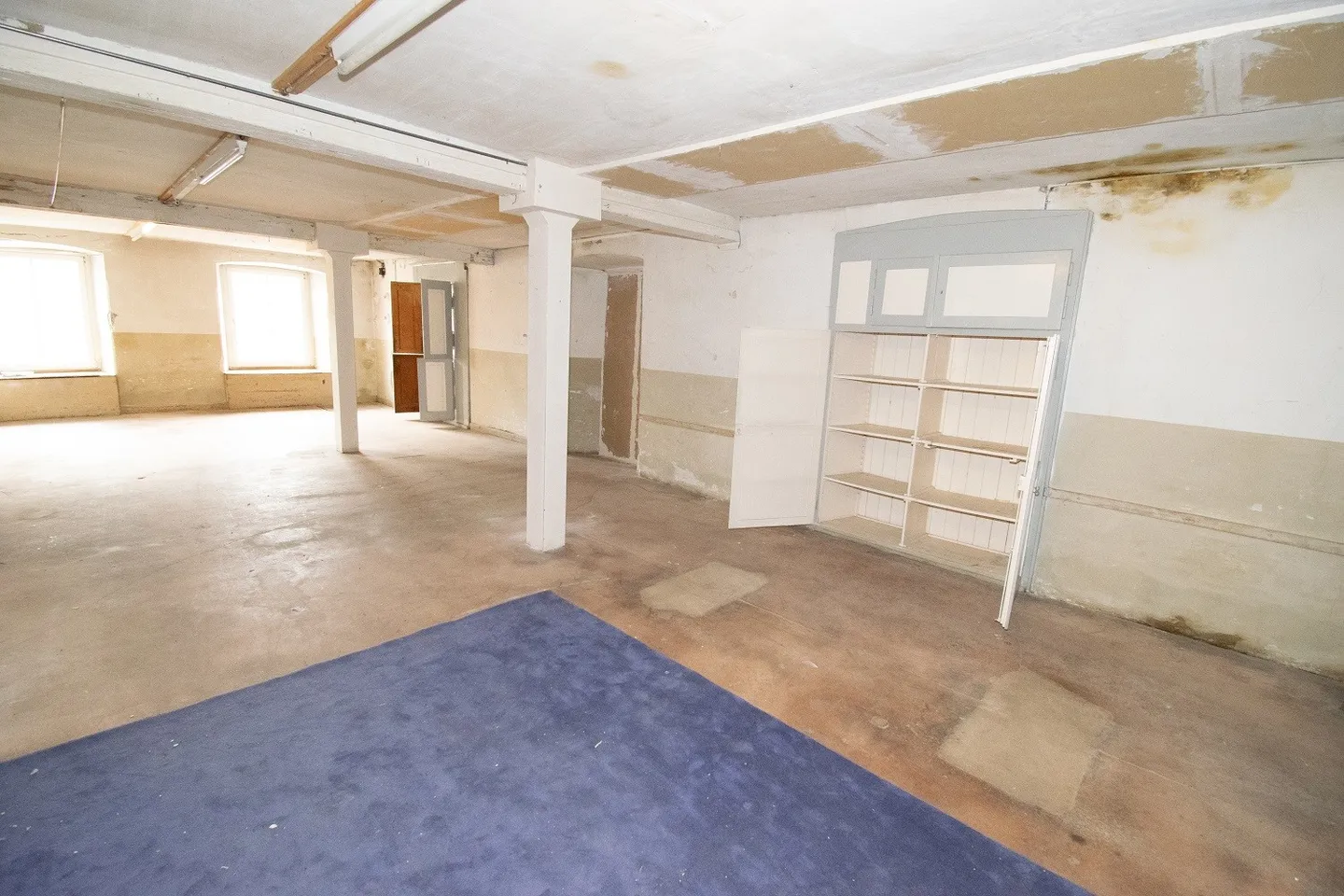 Industriegebäude mit 75 Objekten (Werkstätten, Lager, Büros, Ateliers) und 55 Parkplätzen - Foto 11 von 13