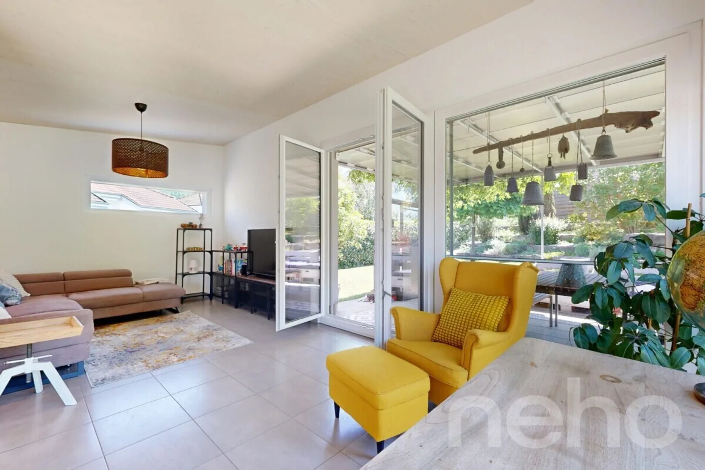 Casa unifamiliare ben tenuta di 5,5 locali con bel giardino a 8213 Neunkirch - Foto 3 di 12