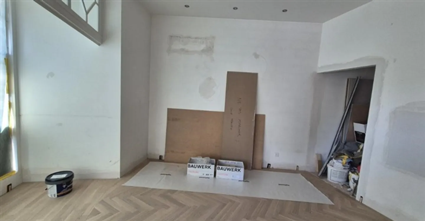 Industrial 1 Room - Photo 1 of 9