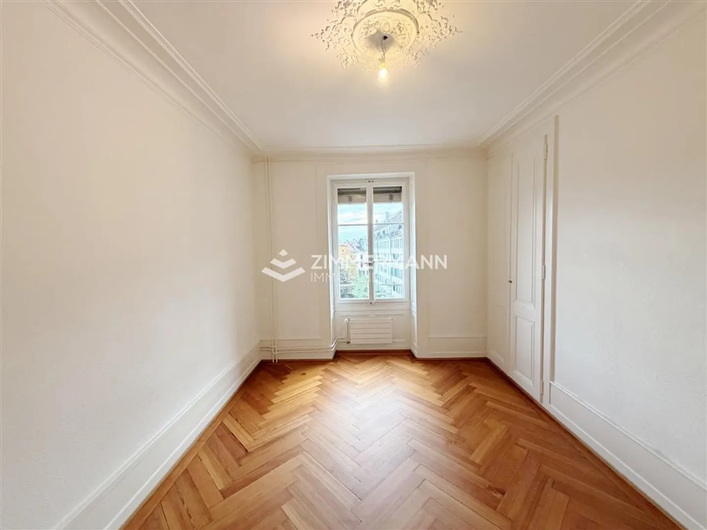 Charming 4-Room Apartment with Balcony - Photo 7 of 7