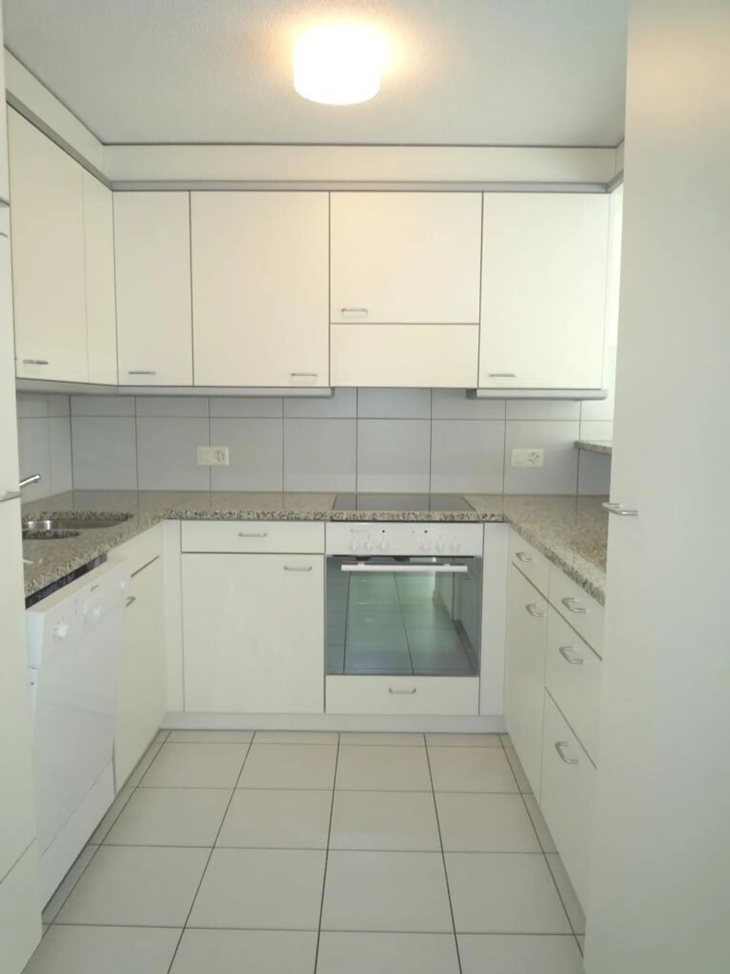 Helle 5.5-Zimmer Wohnung - Foto 4 von 6