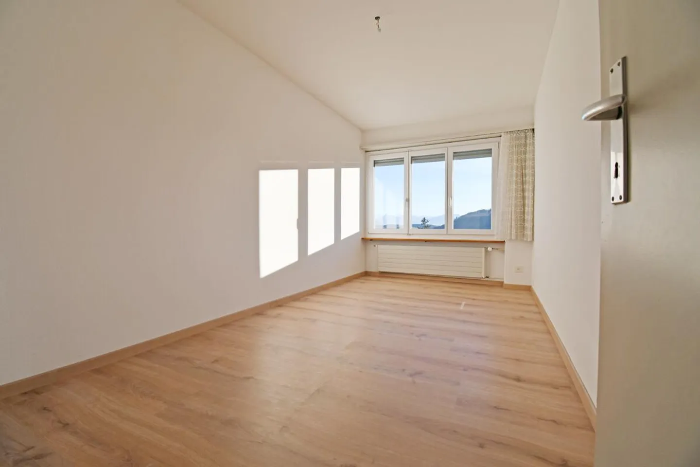 Living with a view and space for craftsmanship - Photo 12 of 13