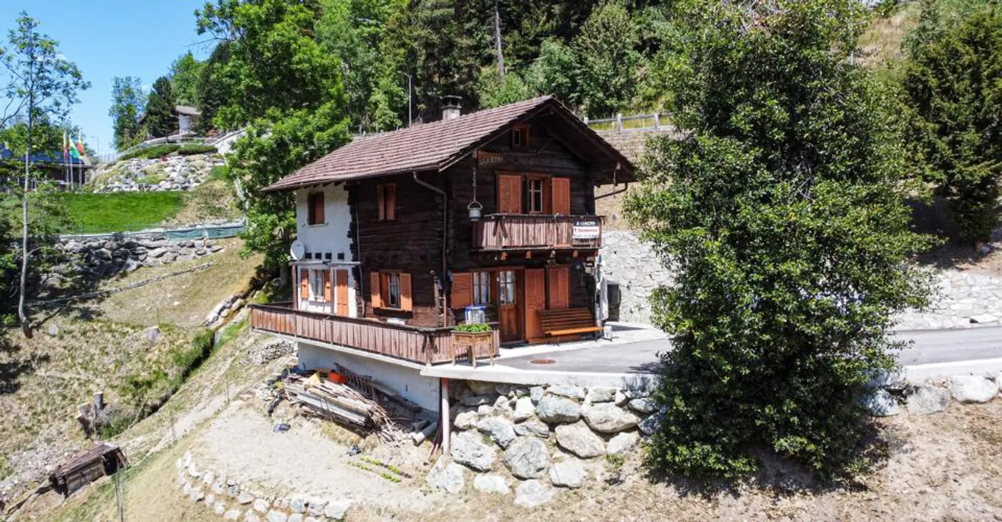 Chalet Charmant avec Vue Époustouflante - Photo 2 sur 13