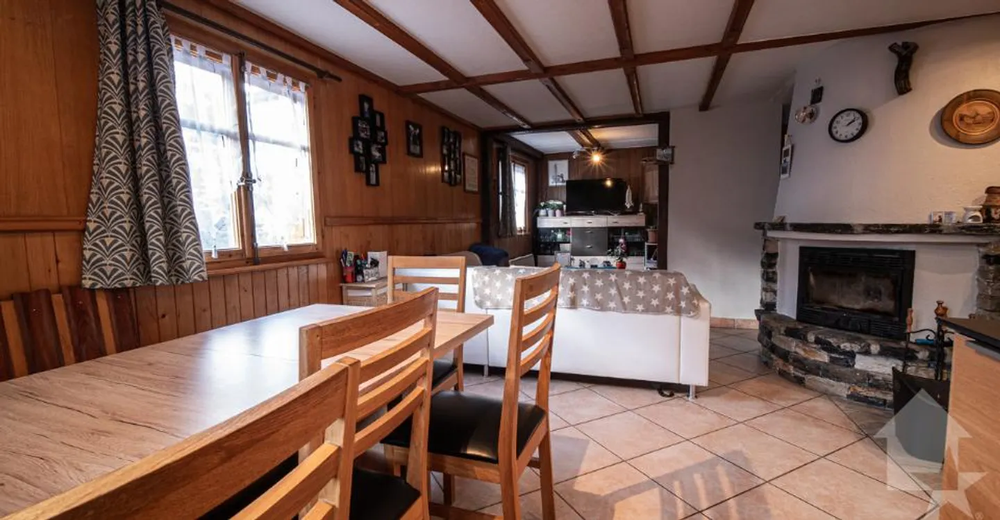 Chalet Charmant avec Vue Époustouflante - Photo 3 sur 13