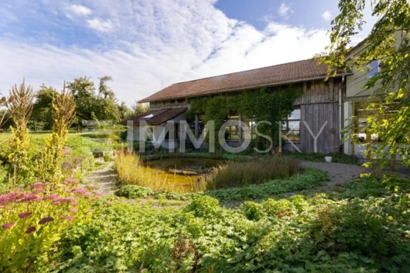 «Seltener Fund Wohnhaus mit grosszügiger Werkstatt und Büros» - Foto 2 von 7