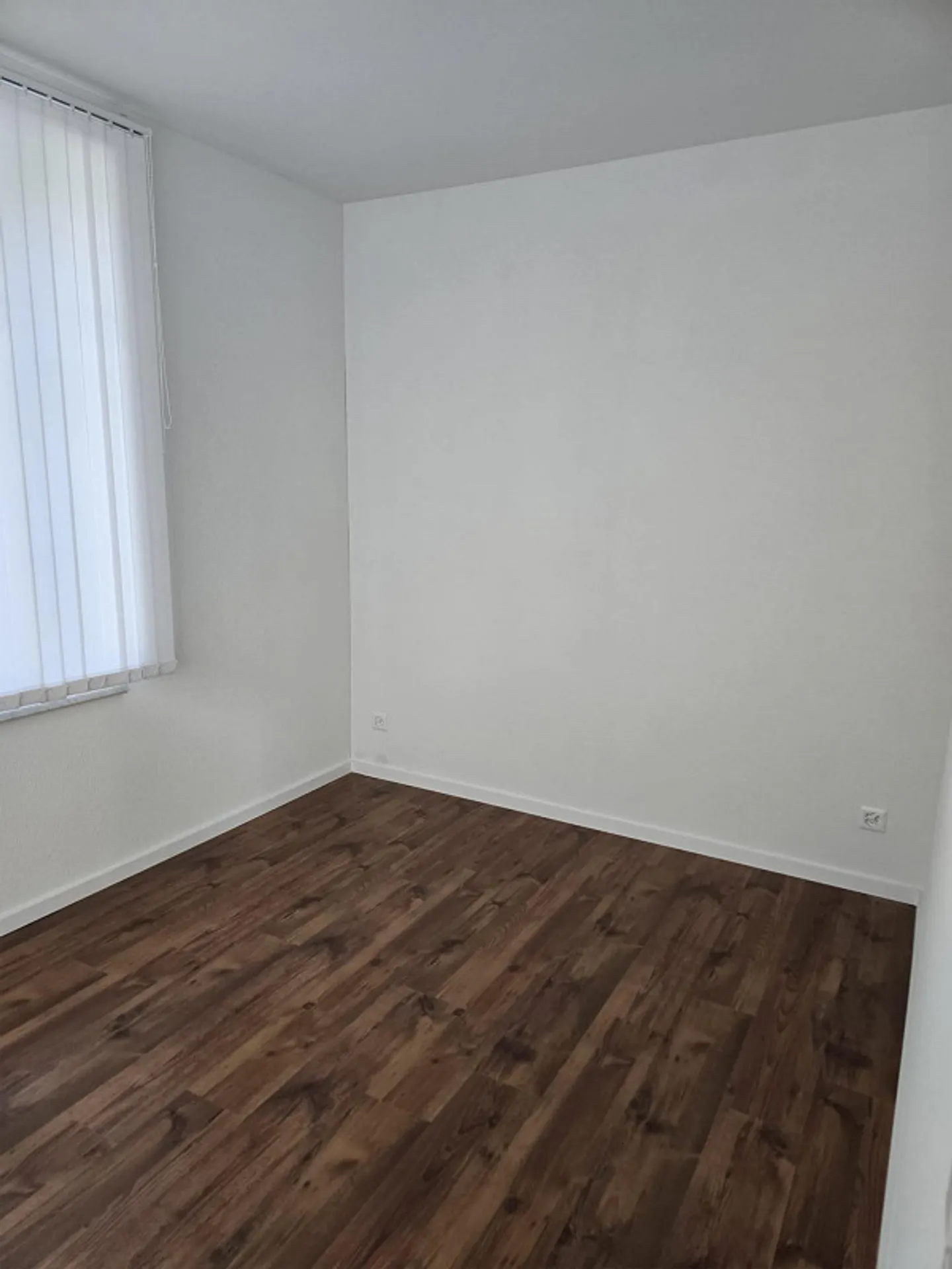 Luminoso appartamento con 2 camere al piano terra: Ideale come appartamento, ufficio o parrucchiere. - Foto 7 di 7