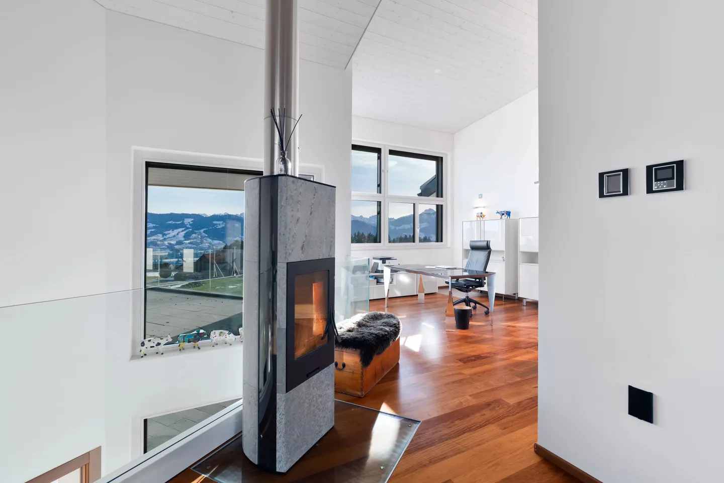 Prestigious residence with open panoramic views over the Gruyère region - Photo 9 of 15