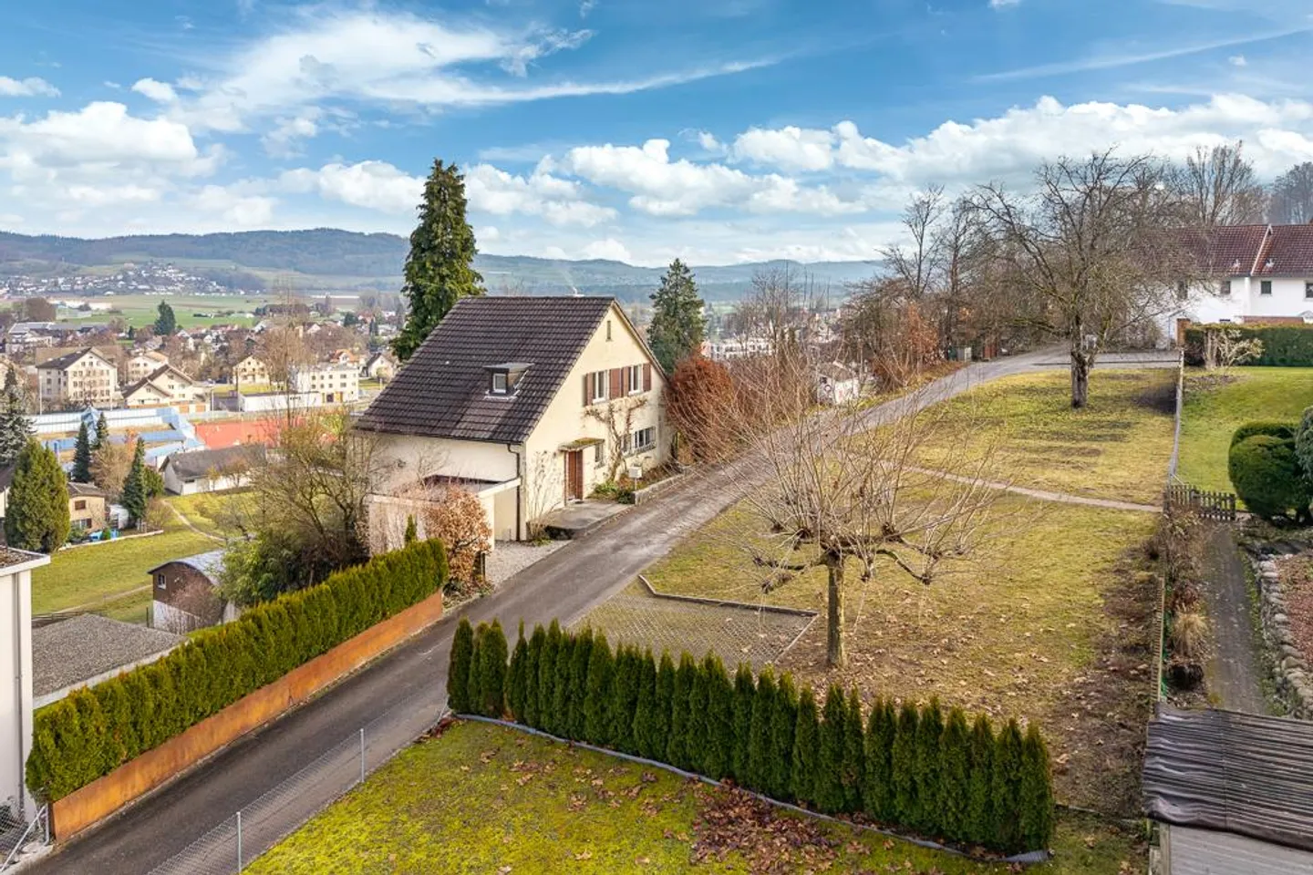 Seon: 6.5-Room Single-Family House with Land Reserve - Photo 4 of 10