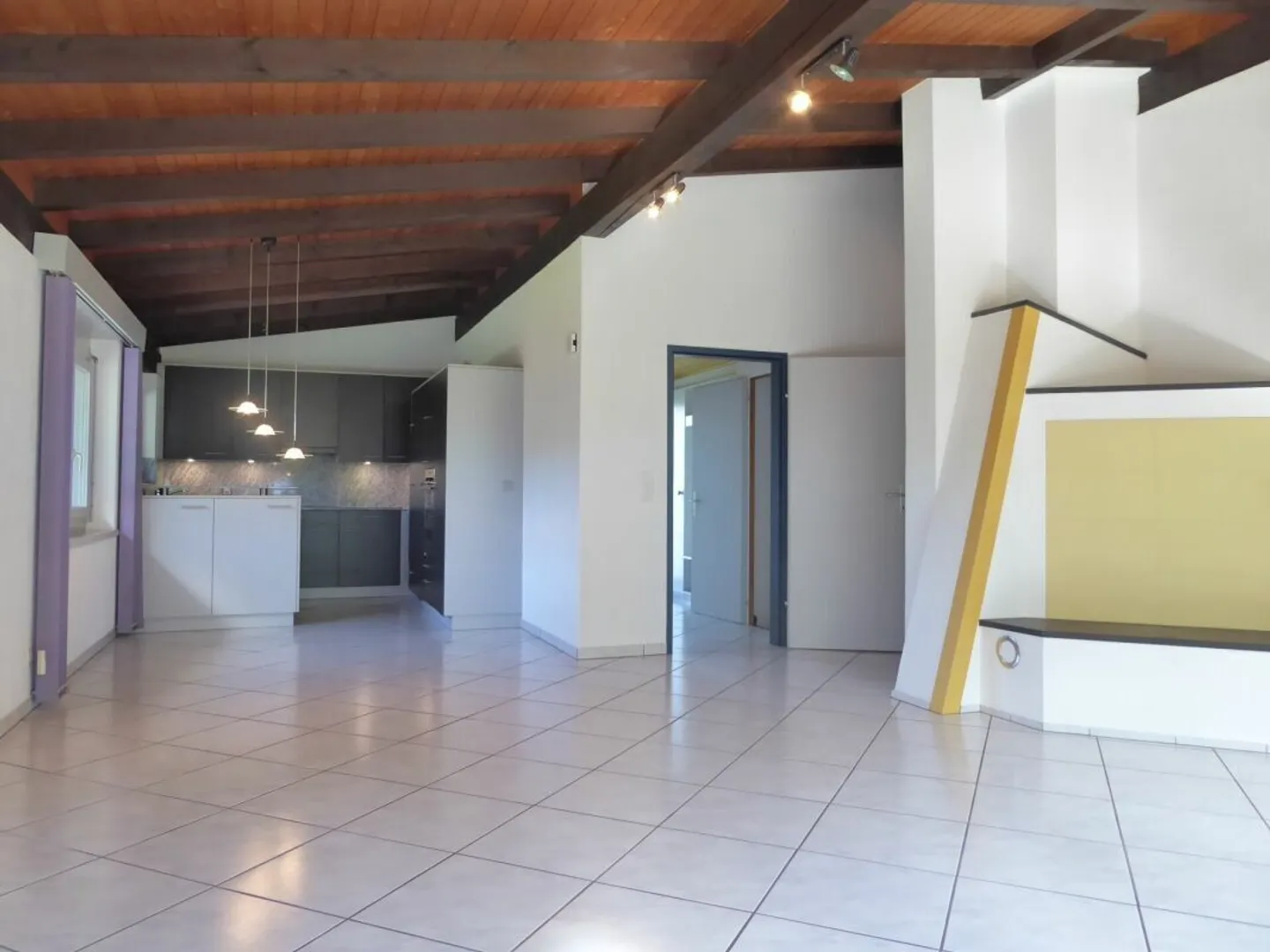 Casa unifamiliare indipendente di 6 1/2 stanze in una posizione adatta ai bambini - Foto 7 di 25