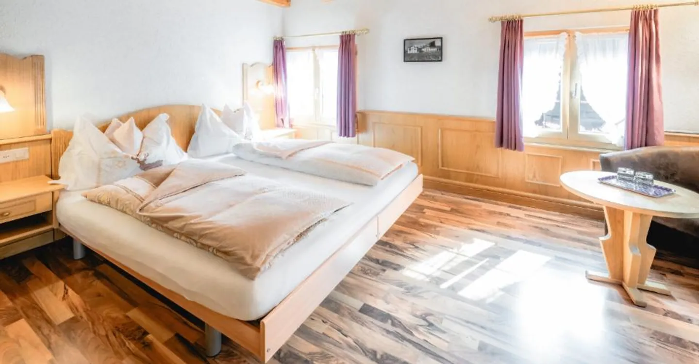 Charming Hotel in Central Location - Photo 4 of 7