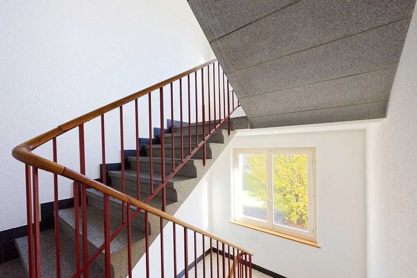 Appartement 2 pièces partiellement rénové avec charme - Photo 7 sur 11