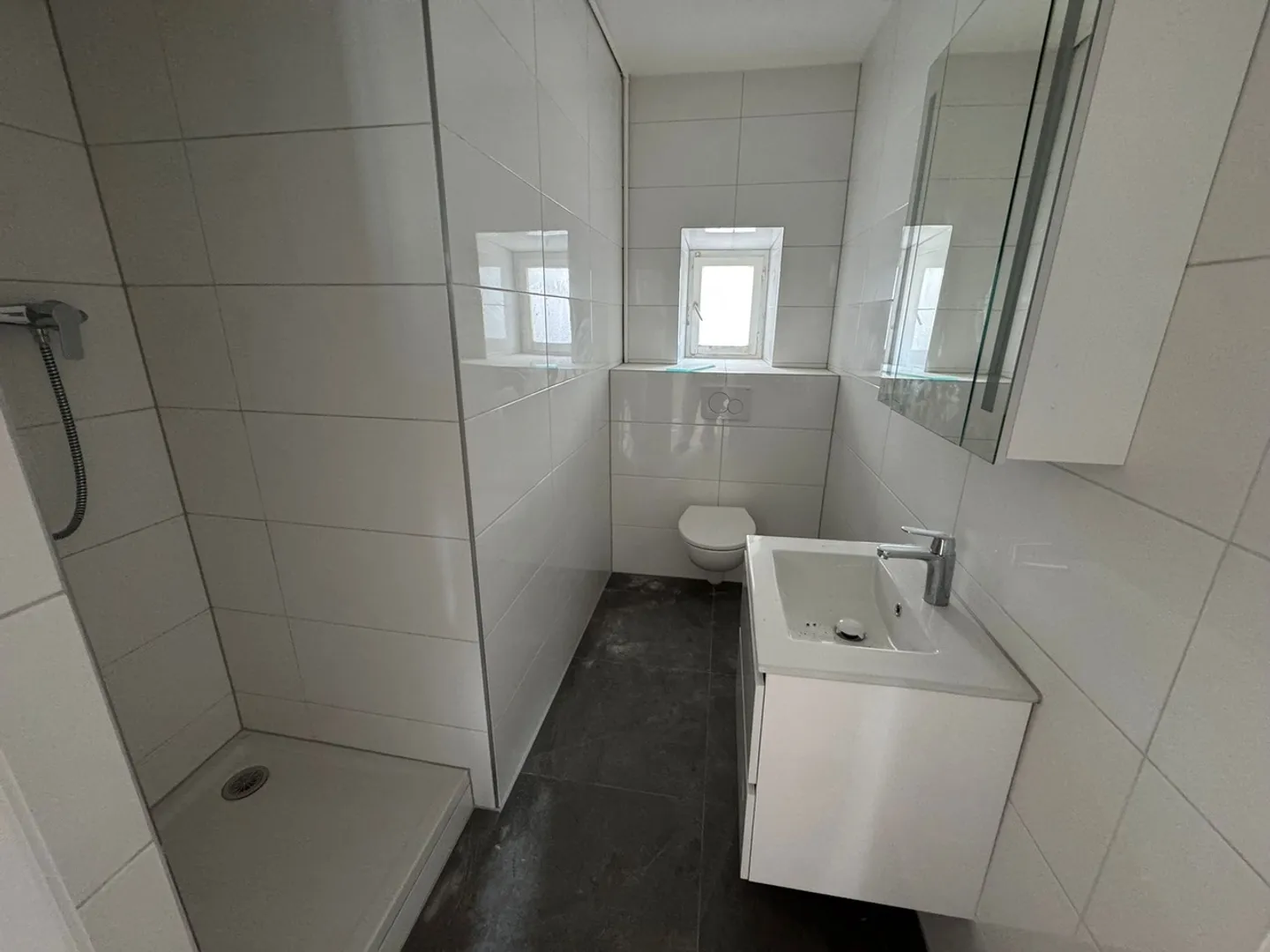 Modern Loft Apartments - Photo 8 of 12