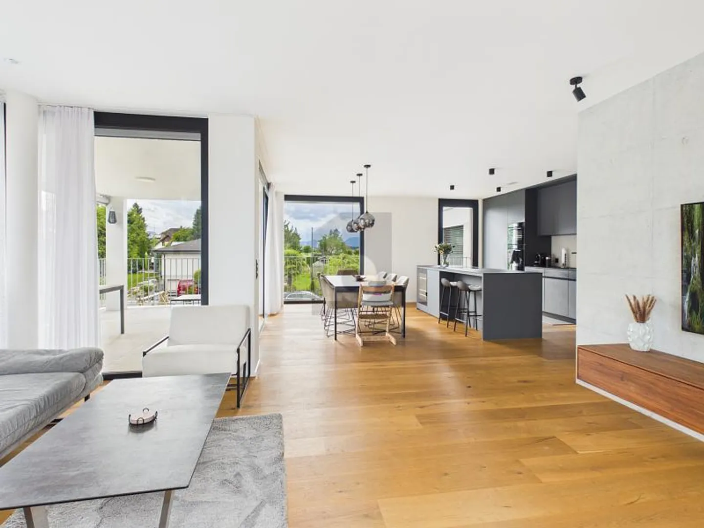 DESIGN D'ARCHITECTE - COMME NEUF AVEC DEUX BALCONS - Photo 1 sur 6