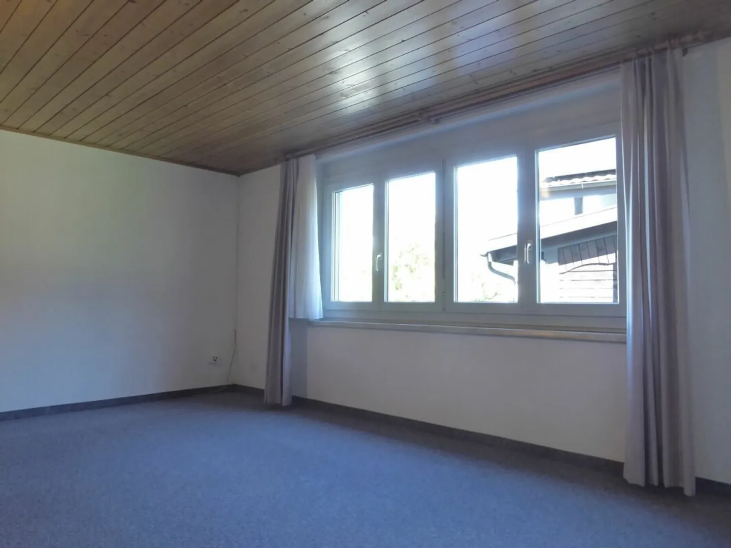 Casa unifamiliare indipendente di 6 1/2 stanze in una posizione adatta ai bambini - Foto 14 di 25