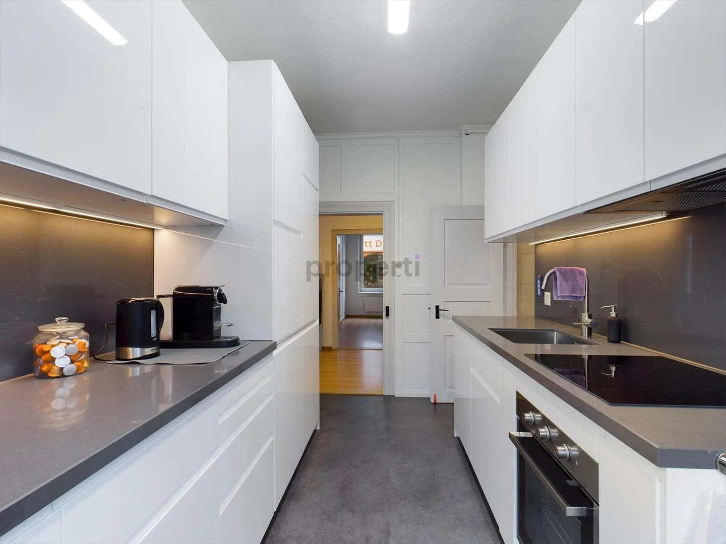 Appartement central et moderne de 4,5 pièces à Degersheim (également adapté comme cabinet) - Photo 2 sur 8