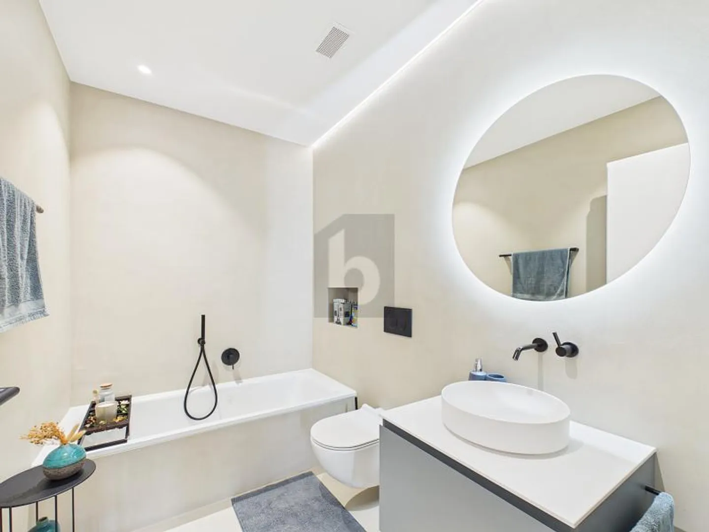 DESIGN D'ARCHITECTE - COMME NEUF AVEC DEUX BALCONS - Photo 4 sur 6