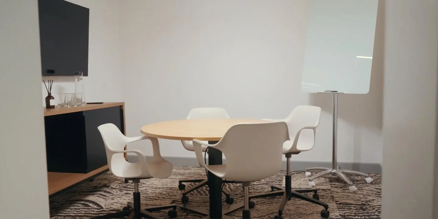 Geräumiges Büro - Foto 8 von 13