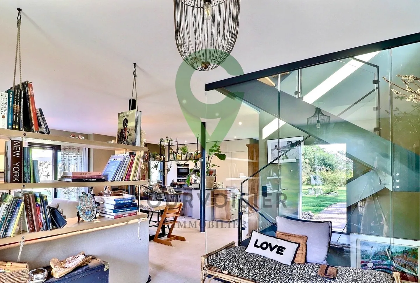 Superb family property sheltered from prying eyes - Photo 3 of 13