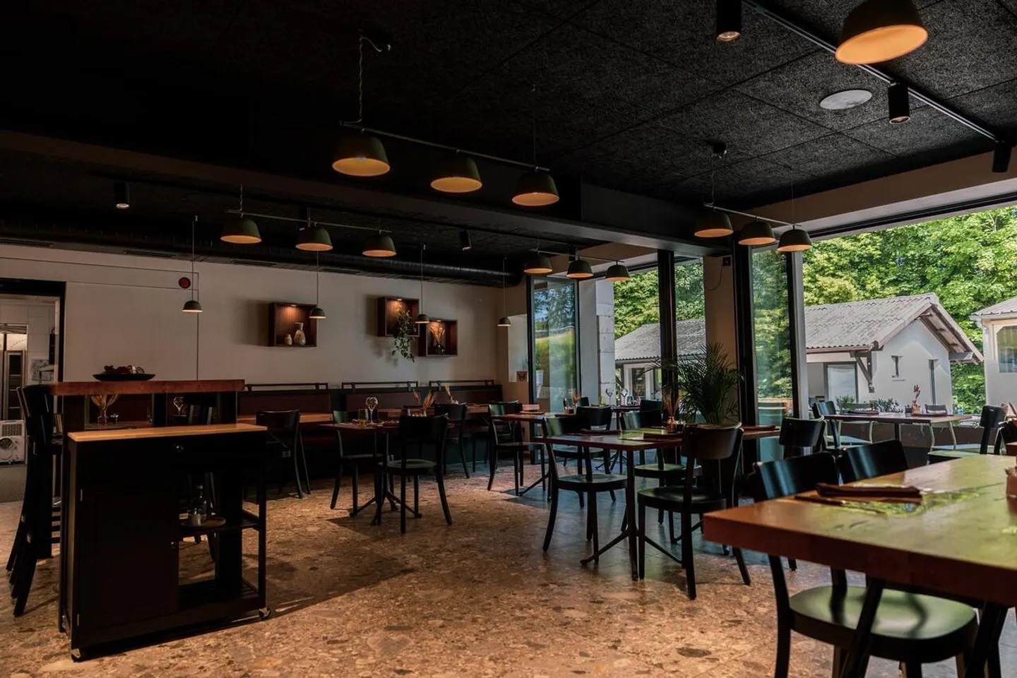 Very nice restaurant to take over in a rural setting - Photo 4 of 7