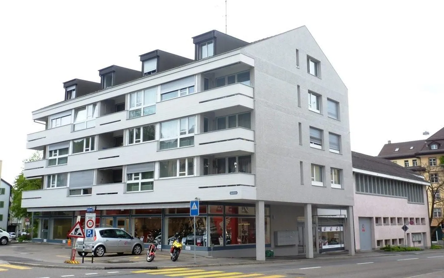 Appartement sous les toits moderne près du centre-ville - Photo 1 sur 6