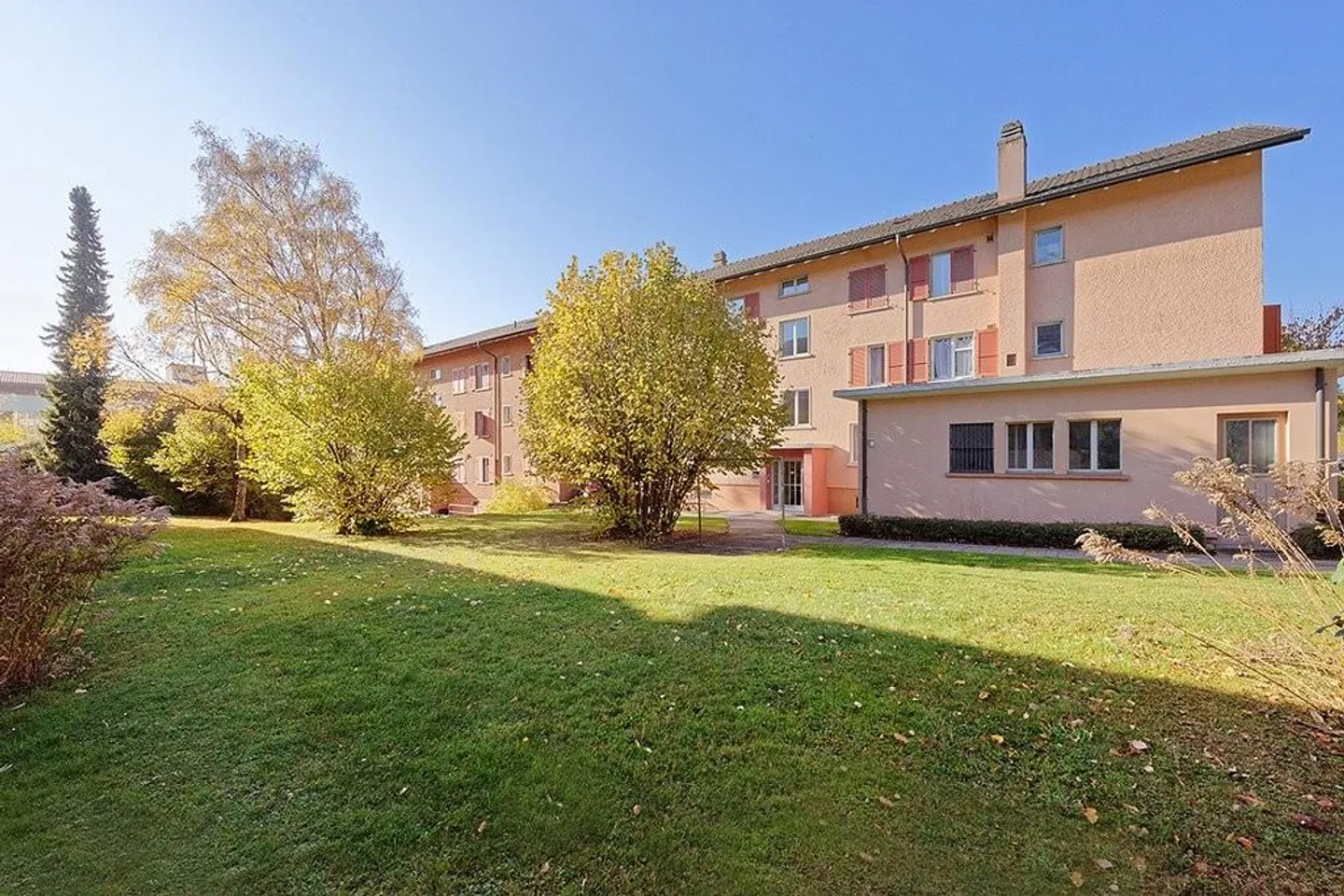 Appartement sous les combles partiellement rénové de 1 pièce avec charme - Photo 7 sur 10