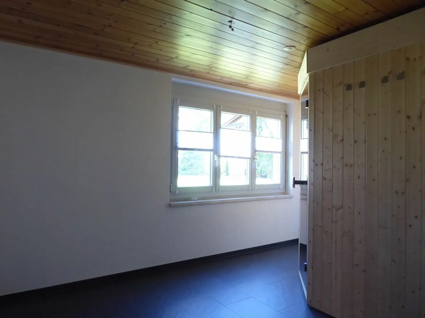 Casa unifamiliare indipendente di 6 1/2 stanze in una posizione adatta ai bambini - Foto 18 di 25