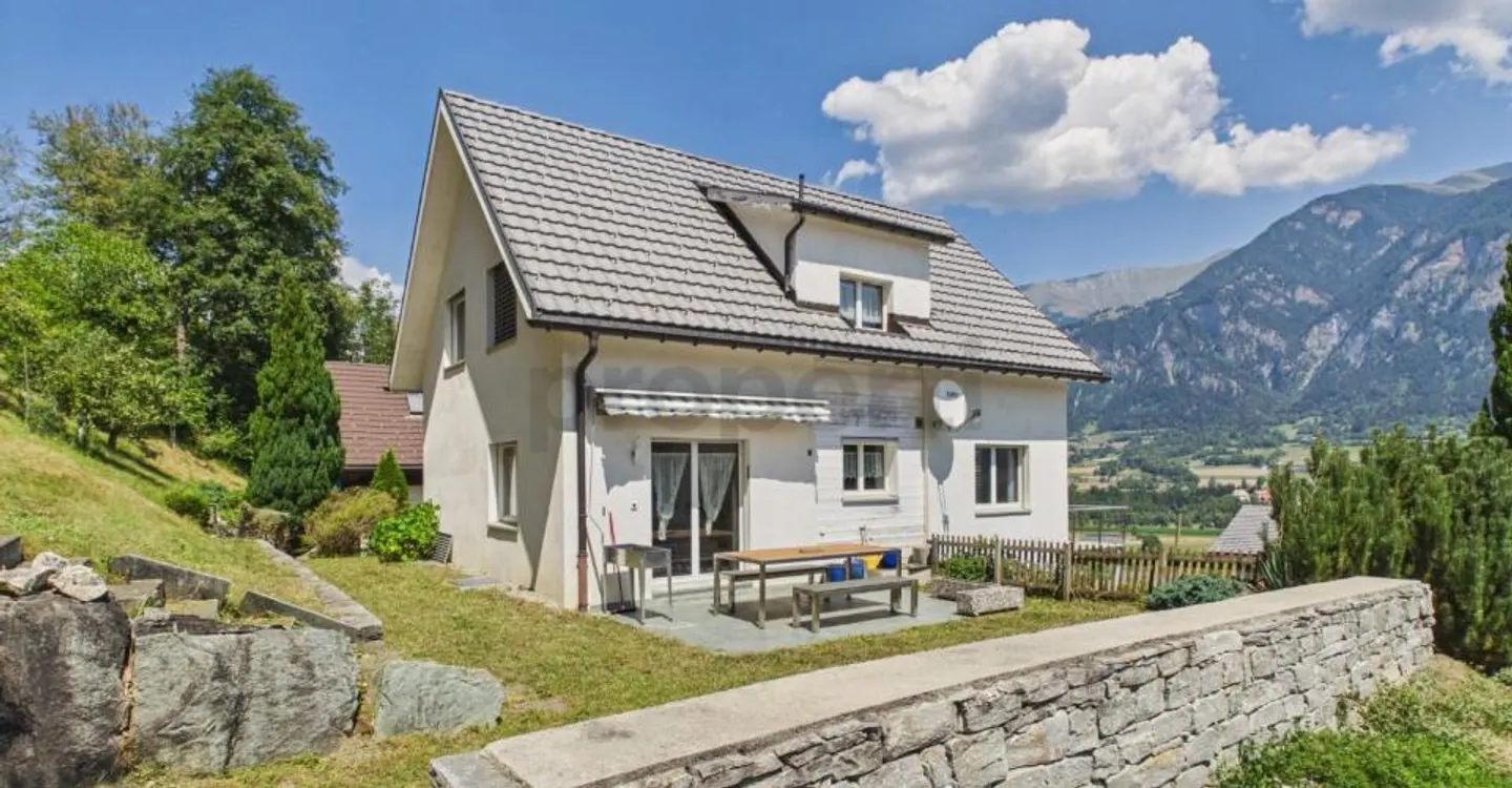 Ihr neues Zuhause mit Terrasse, Garten, Balkon und wunderbarer Aussicht - Foto 1 von 10
