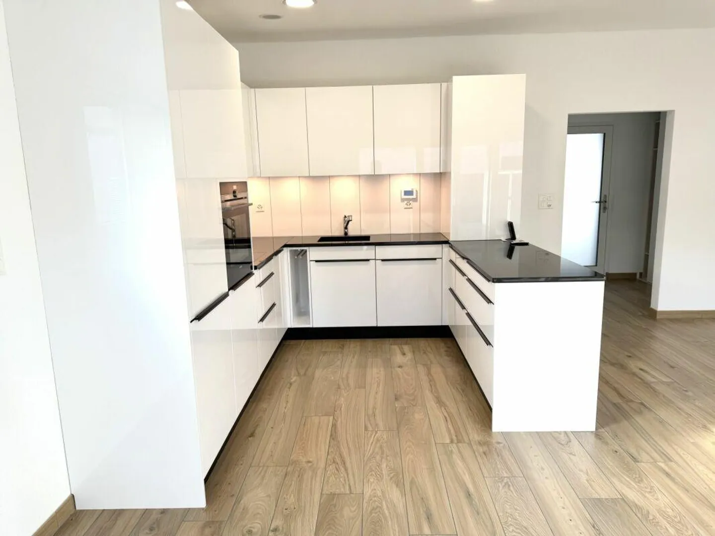 Modern 3.5 Room Bungalow - Photo 5 of 10