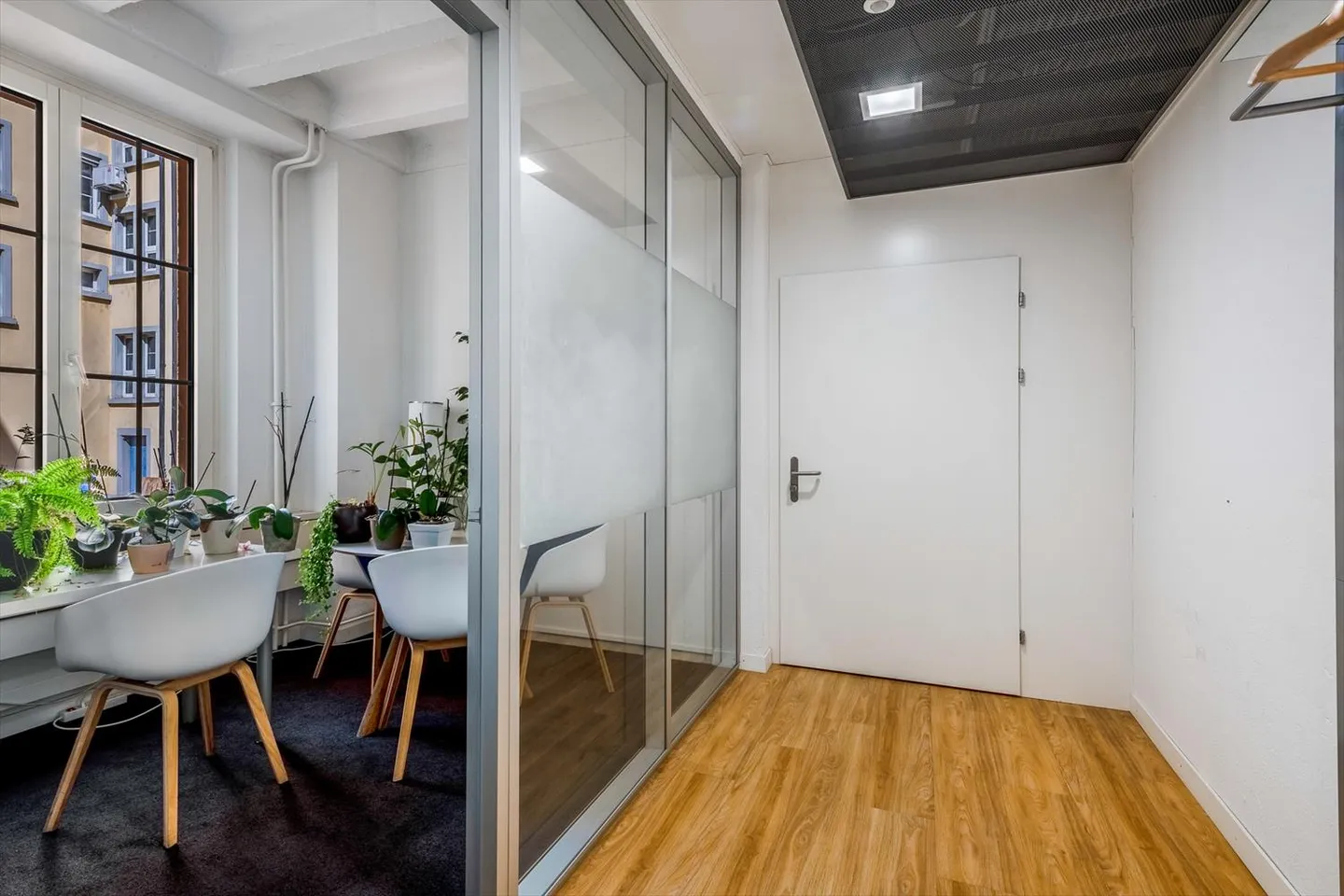 helle und attraktive Büroräumlichkeiten im Kreis 5 - Foto 4 von 4