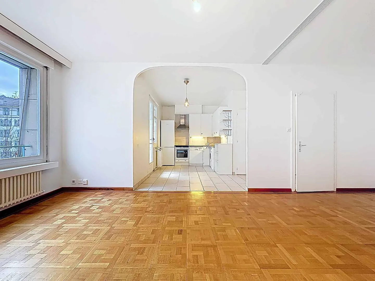 Appartement exclusif 2 pièces avec balcon - Photo 3 sur 8