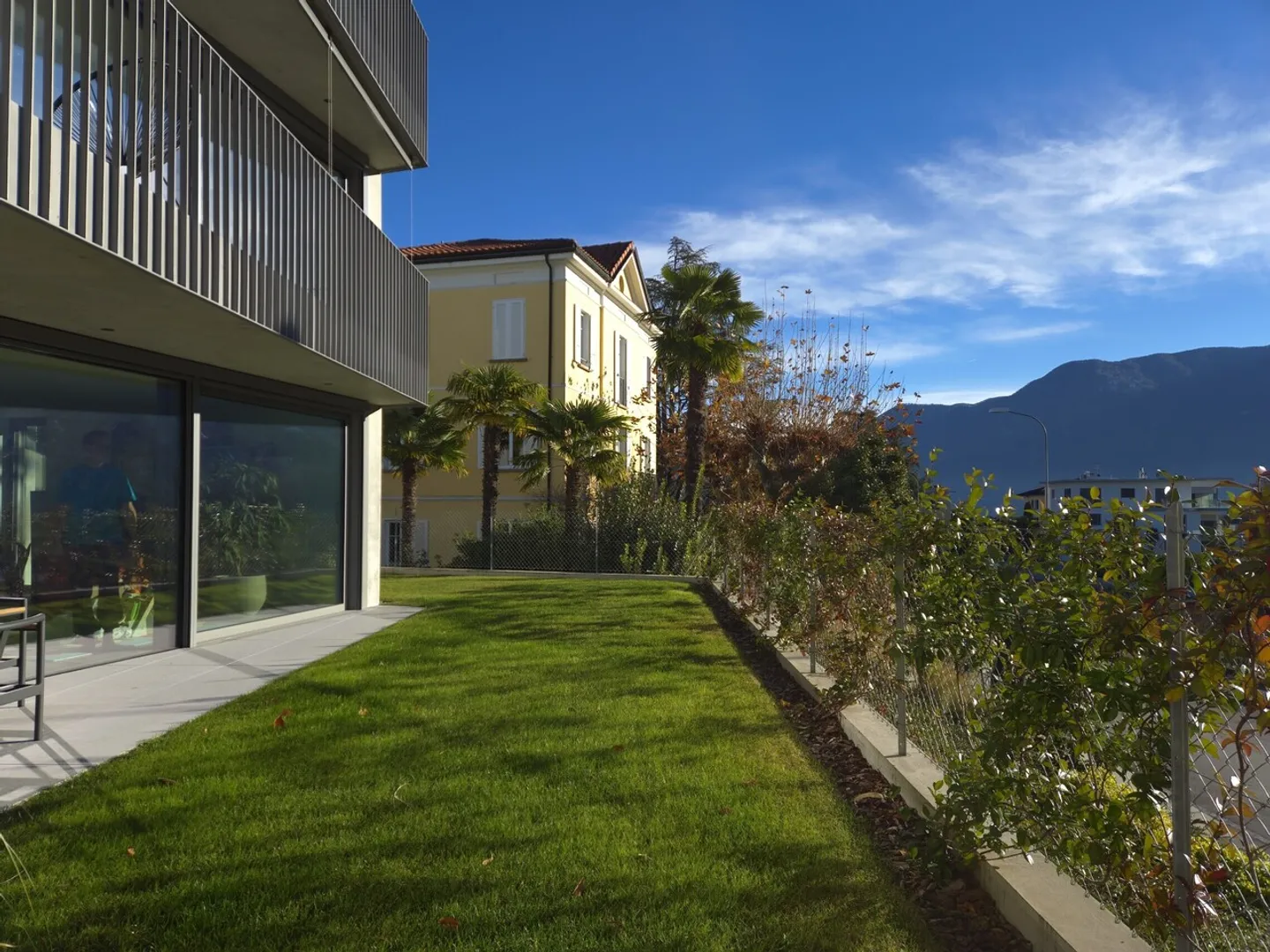 Exklusive 4.5 Zimmer im Erdgeschoss mit privatem Garten - Foto 2 von 13