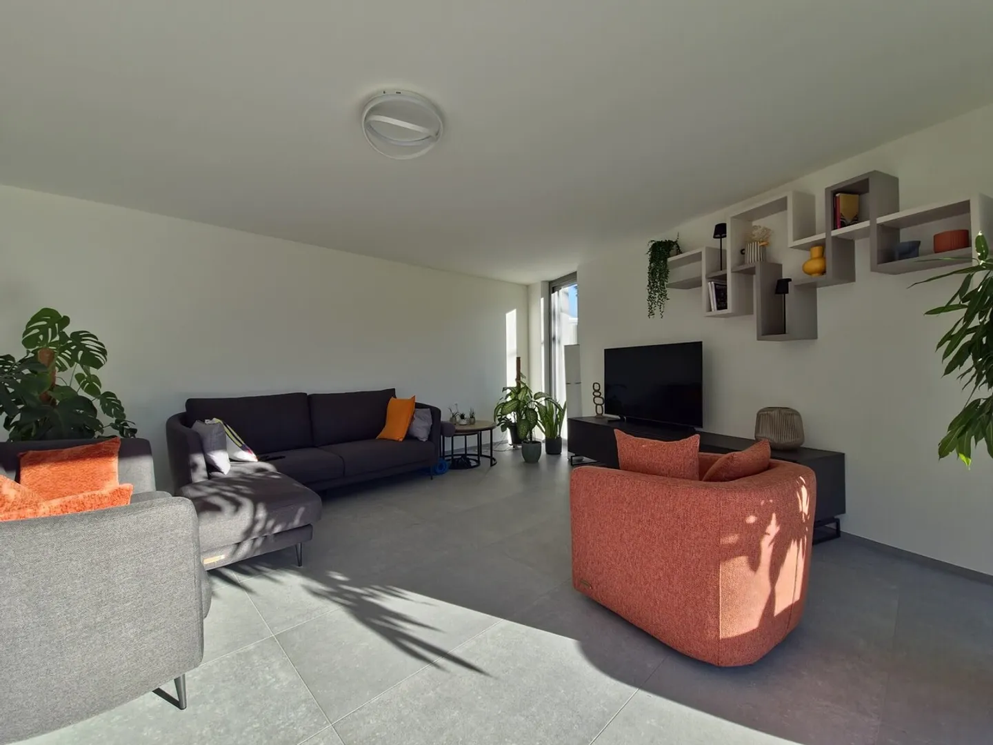 Exklusive 4.5 Zimmer im Erdgeschoss mit privatem Garten - Foto 3 von 13