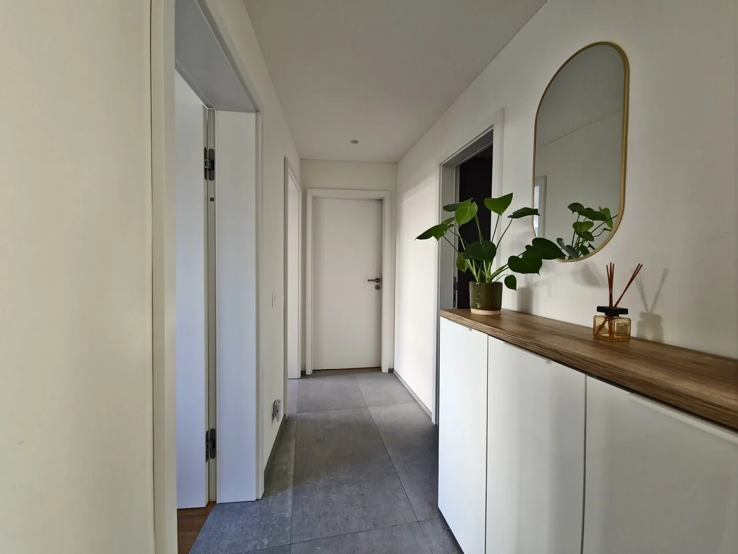 Exklusive 4.5 Zimmer im Erdgeschoss mit privatem Garten - Foto 10 von 13