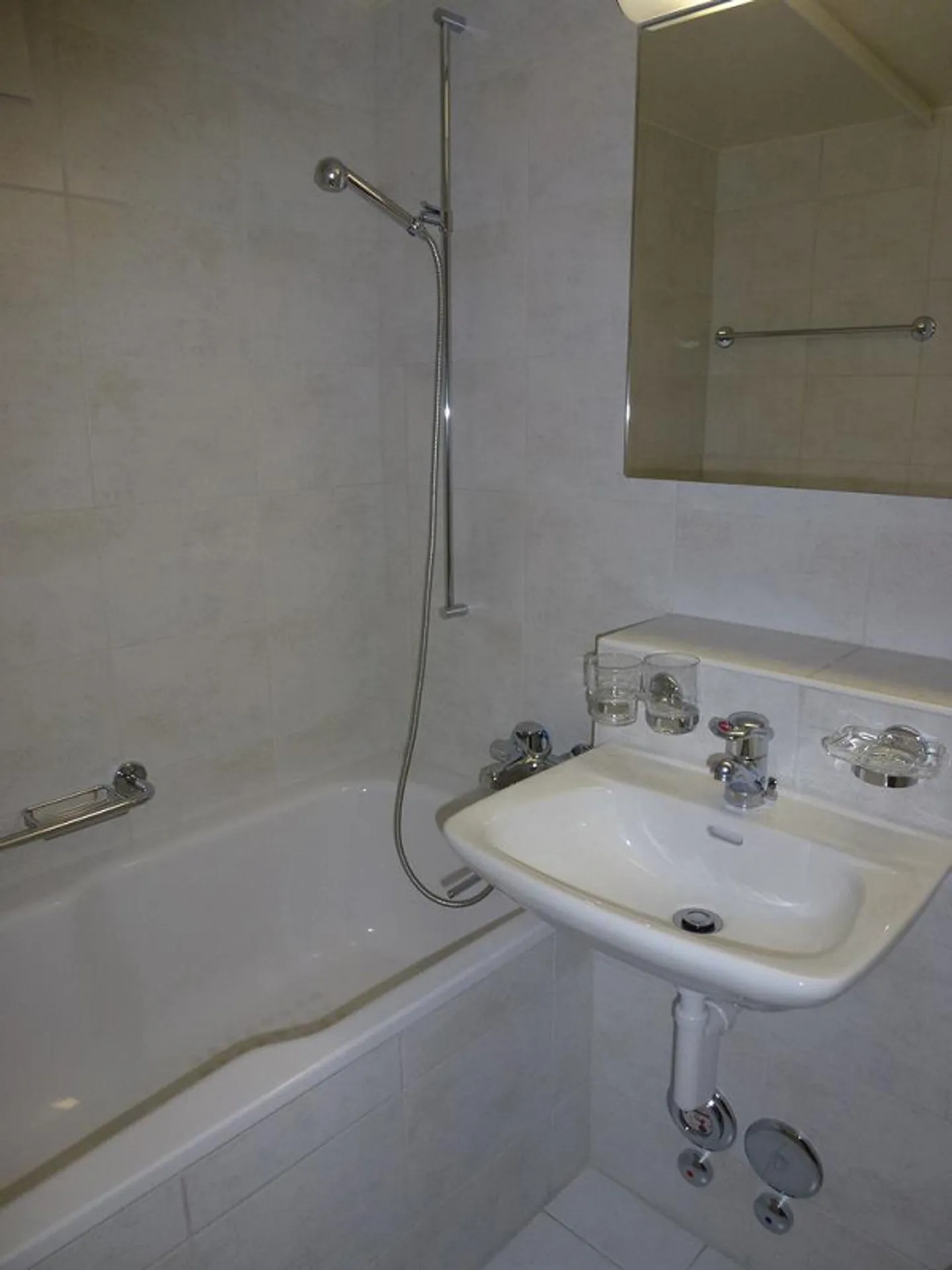 Spacious 3-room apartment near Bachgraben - Photo 3 of 7