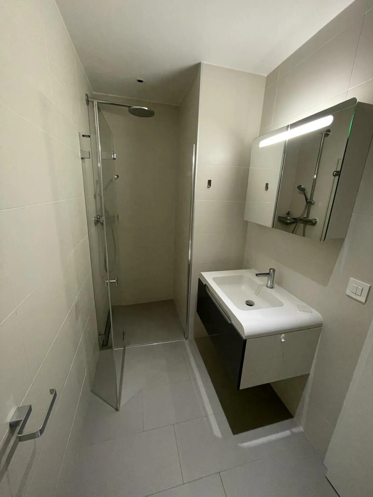 Appartement Éblouissant avec Terrasse - Photo 8 sur 11