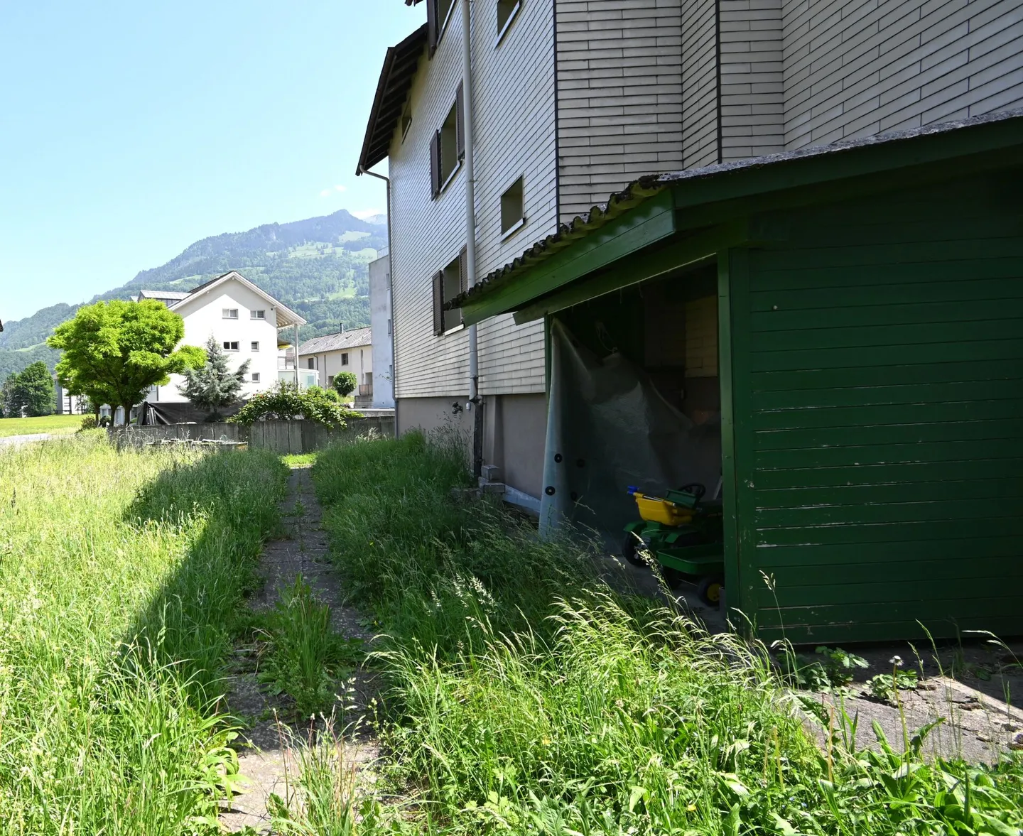 Geräumige Immobilie mit Renovierungspotenzial - Foto 3 von 5