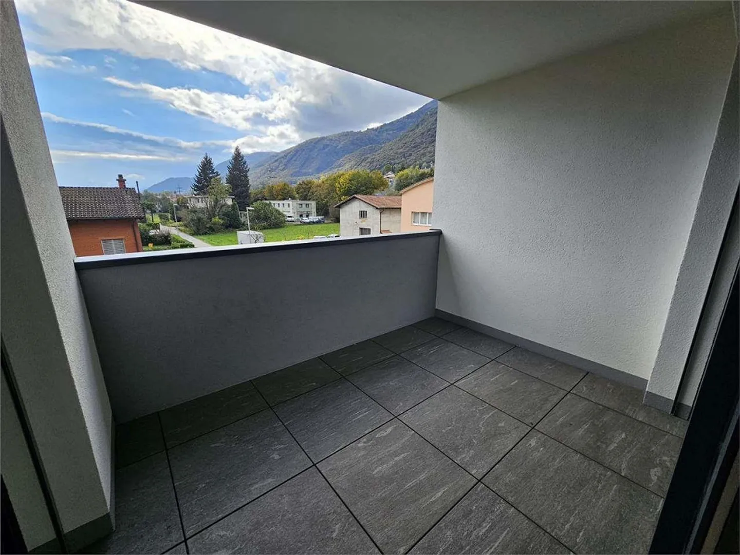 Taverne, sehr gute 3.5-Zimmer-Wohnung mit Balkon - Foto 2 von 9
