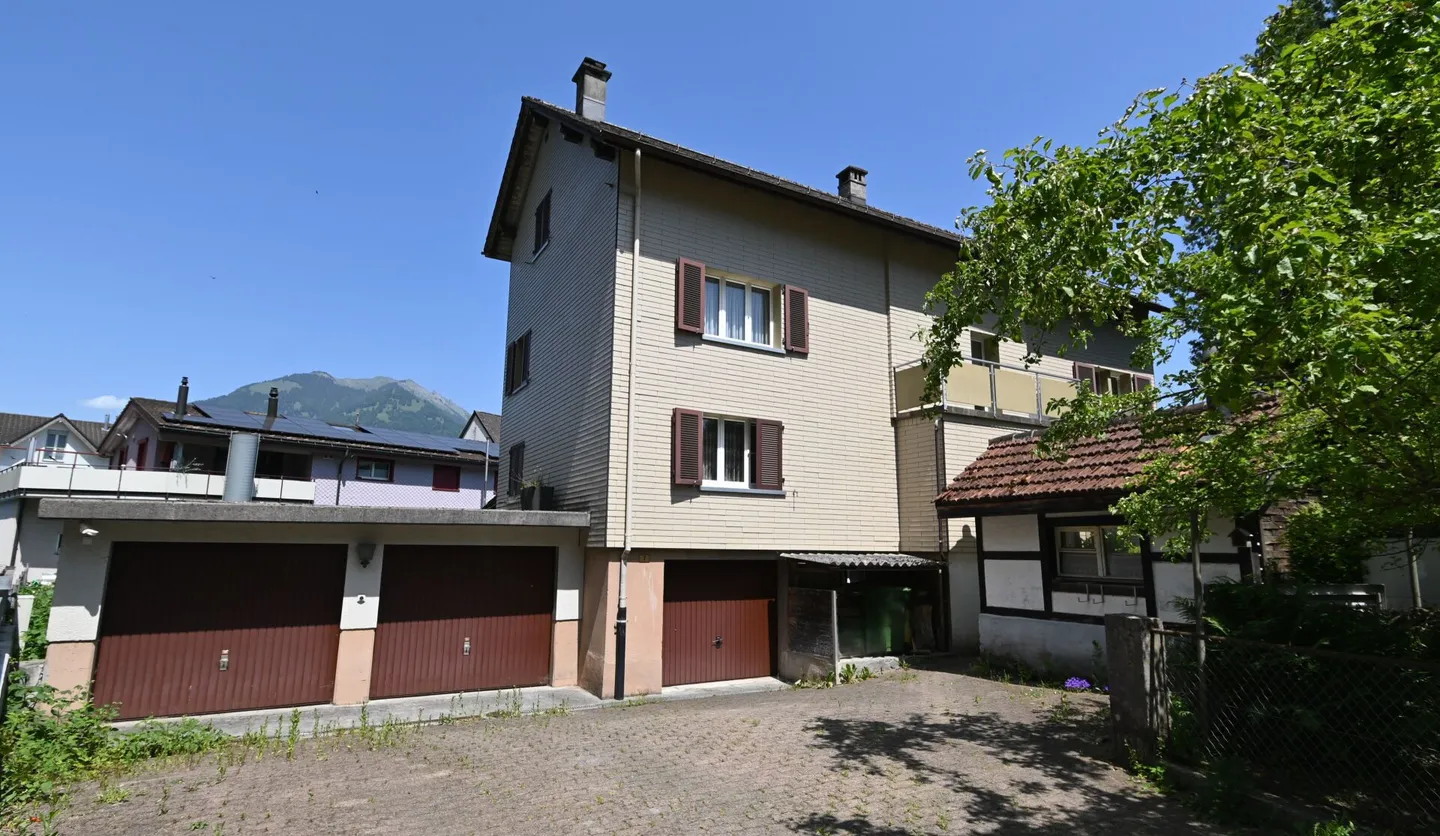Geräumige Immobilie mit Renovierungspotenzial - Foto 4 von 5