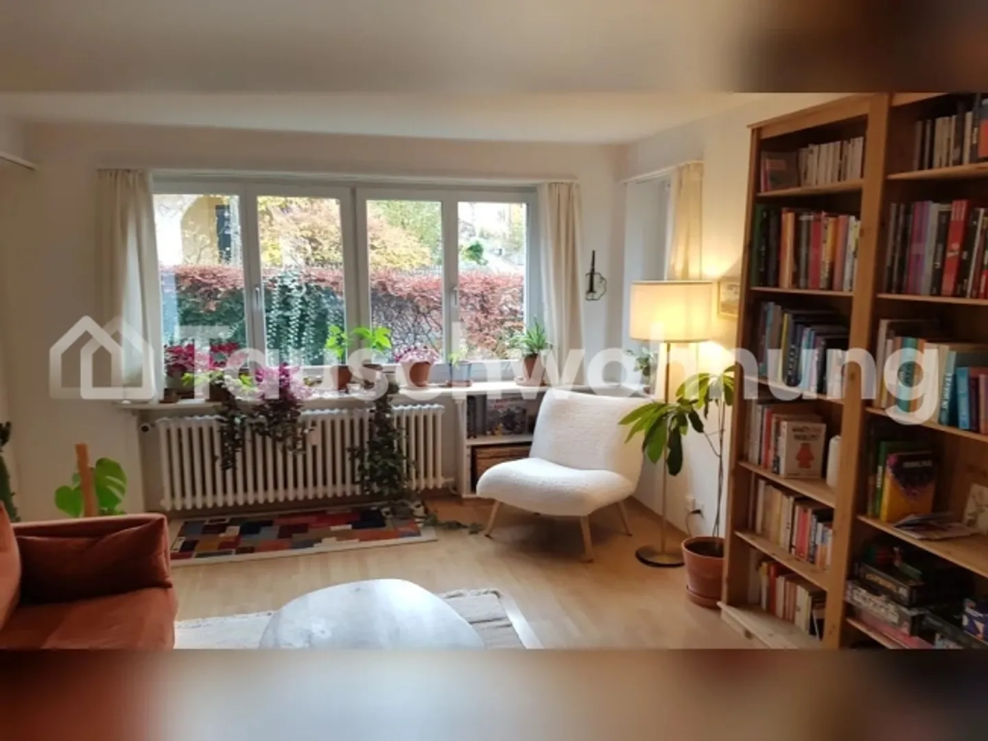 Charming Apartment with Terrace - Photo 2 of 10