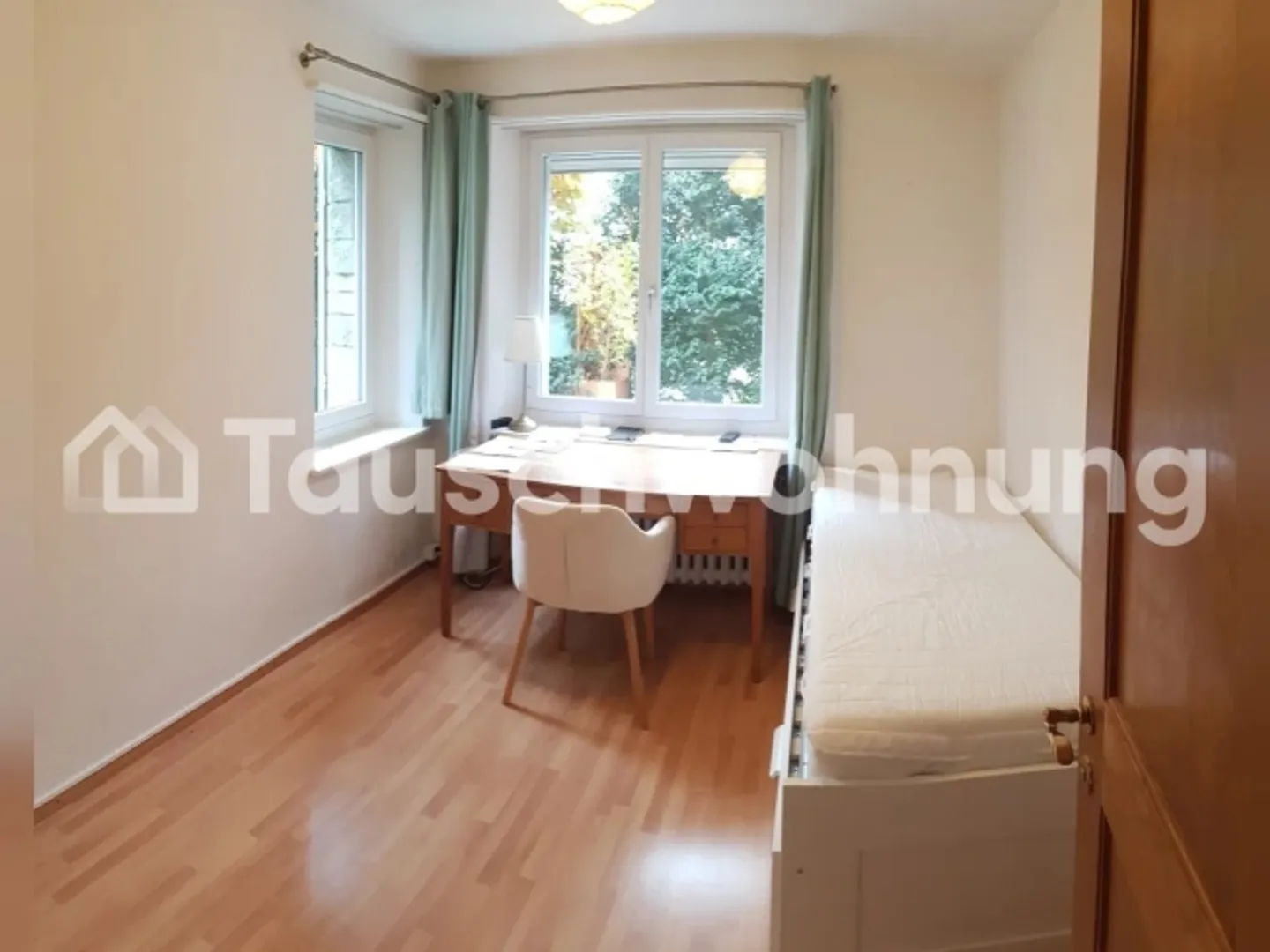 Charming Apartment with Terrace - Photo 7 of 10