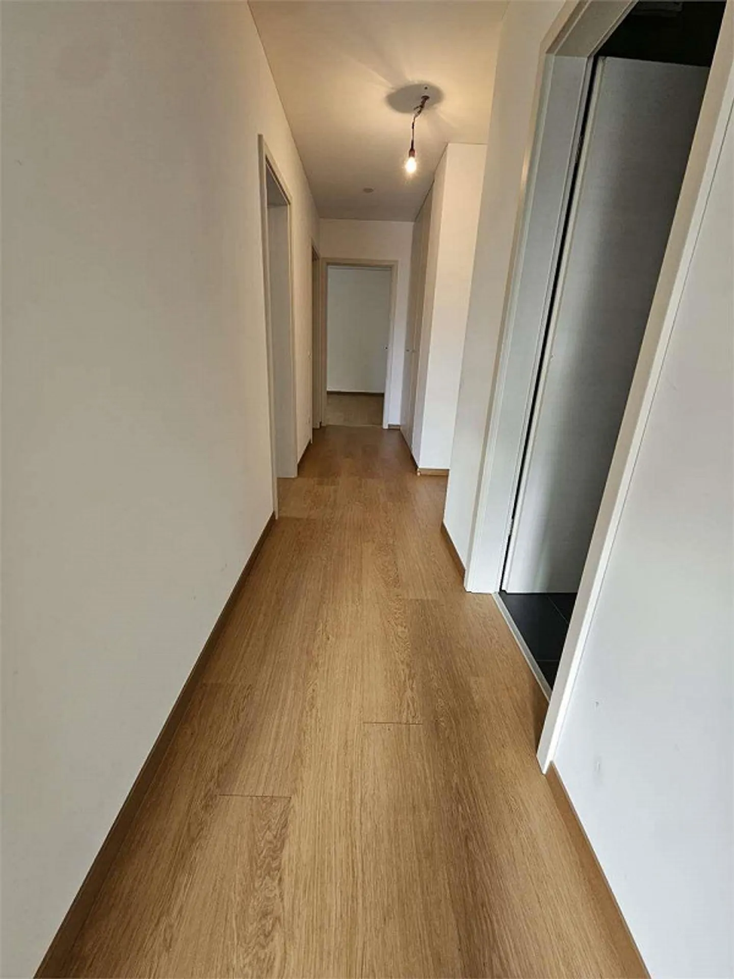 Taverne, sehr gute 3.5-Zimmer-Wohnung mit Balkon - Foto 5 von 9