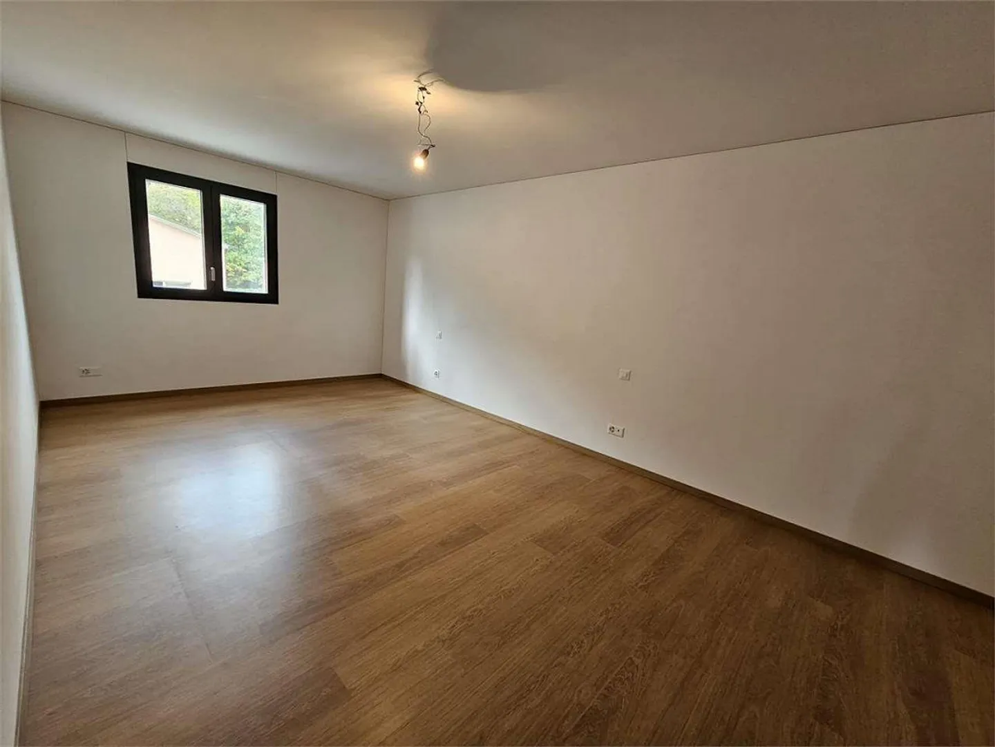 Taverne, sehr gute 3.5-Zimmer-Wohnung mit Balkon - Foto 8 von 9