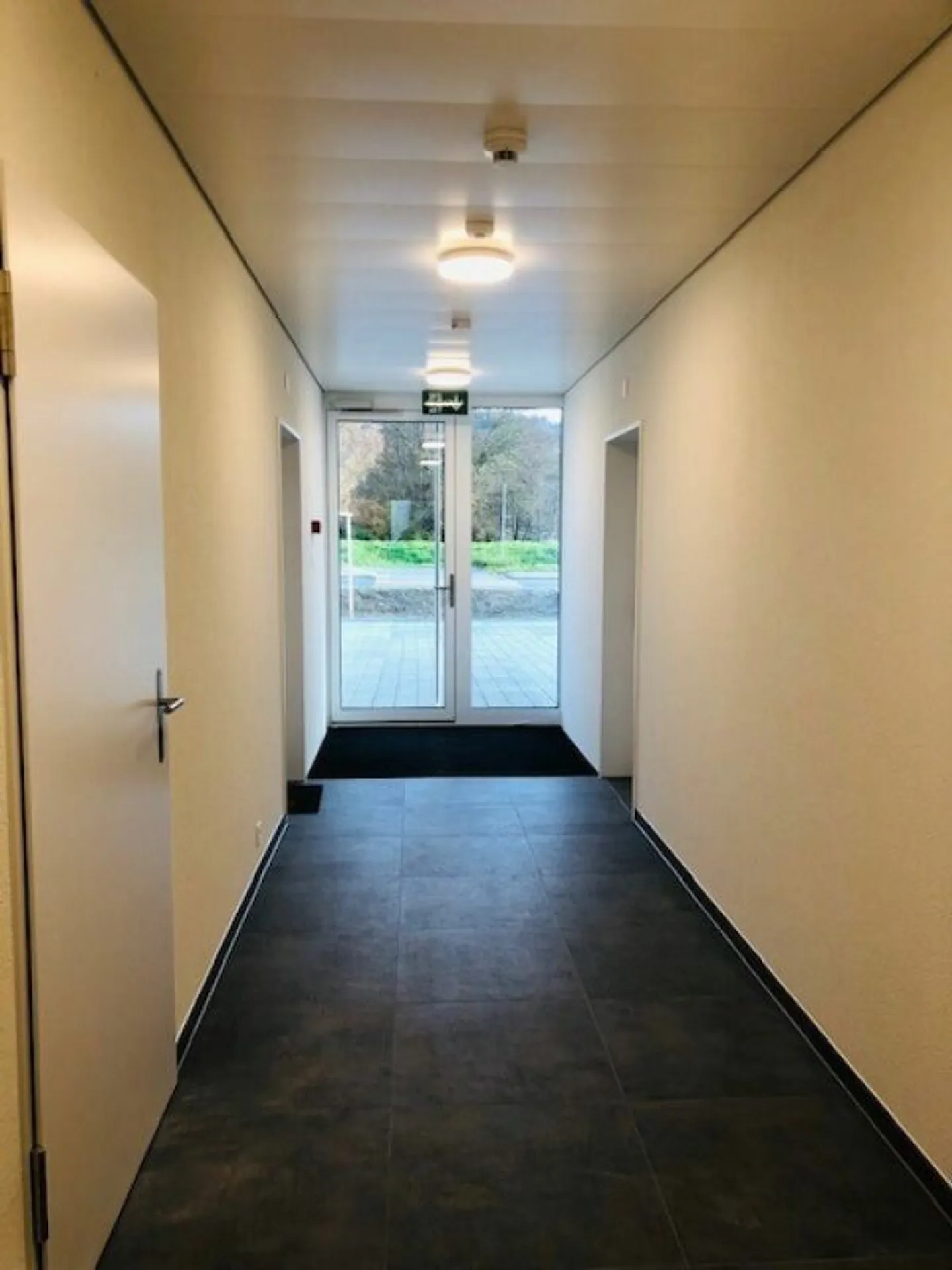 Spazi commerciali nel centro commerciale Au Milavy 24m2-95m2 - Foto 1 di 6