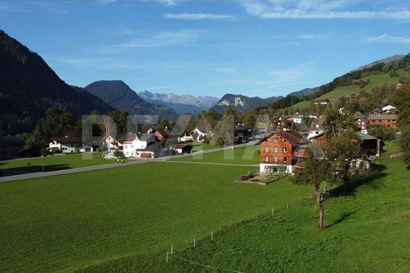 4½-Room Penthouse Apartment F11 (Available December 2025) - Photo 11 of 13