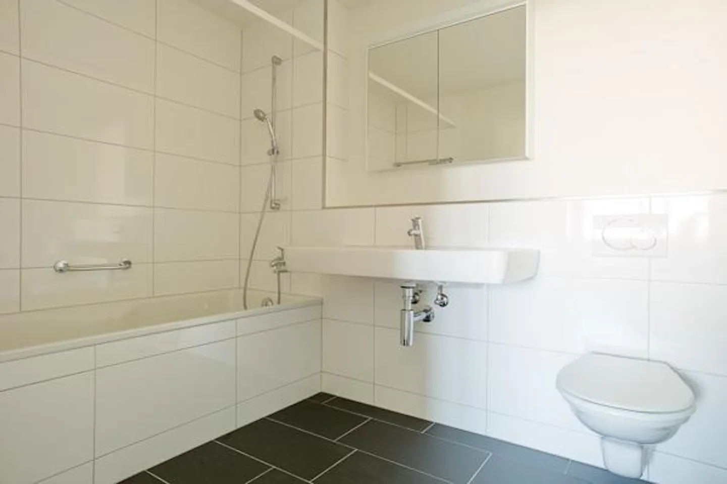 Live Your Dream Home Near the Lake! - Photo 4 of 8