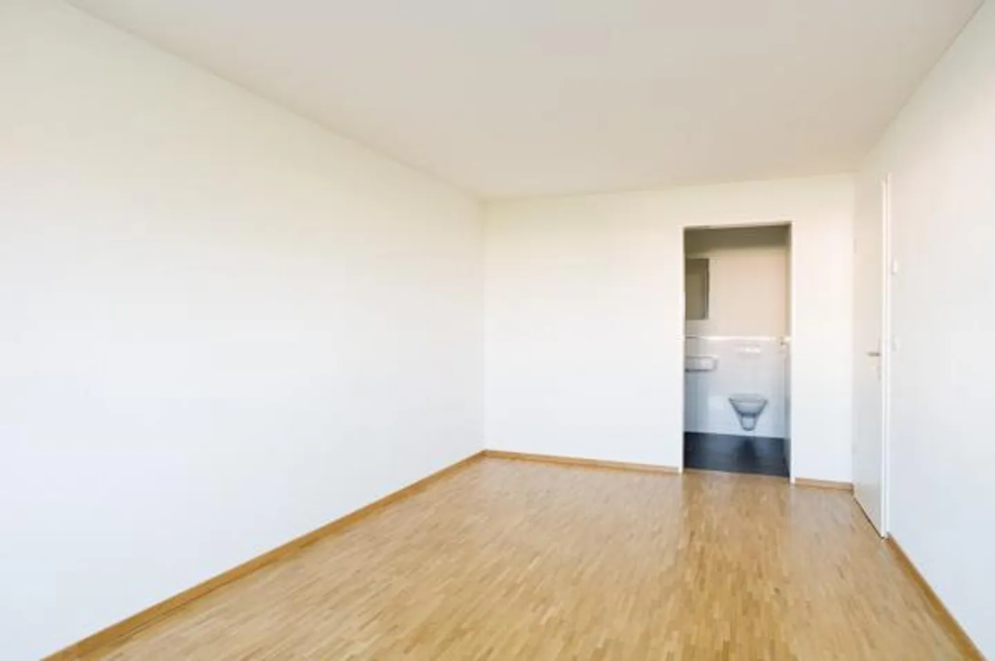 Live Your Dream Home Near the Lake! - Photo 5 of 8