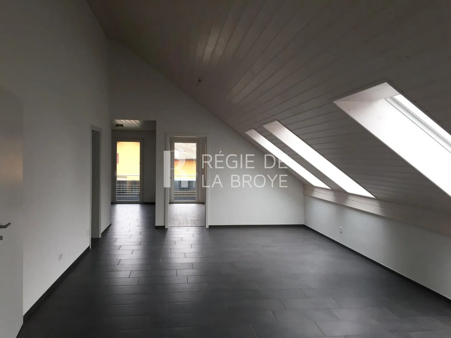 3.5 room apartment - Photo 2 of 8