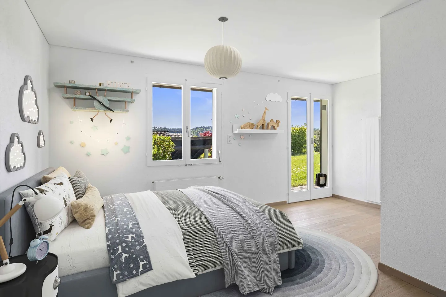 Piscina, giardino e vista lontana: casa familiare in posizione privilegiata - Foto 12 di 19