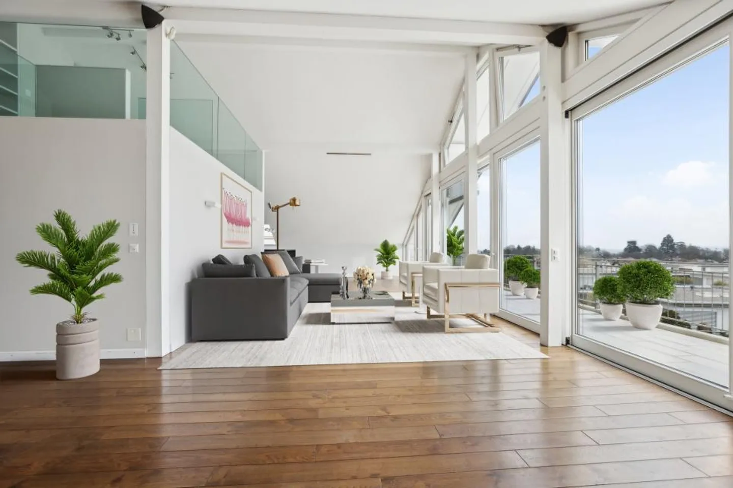 En exclusivité : GRAND APPARTEMENT AVEC VUE LAC - Photo 1 sur 2