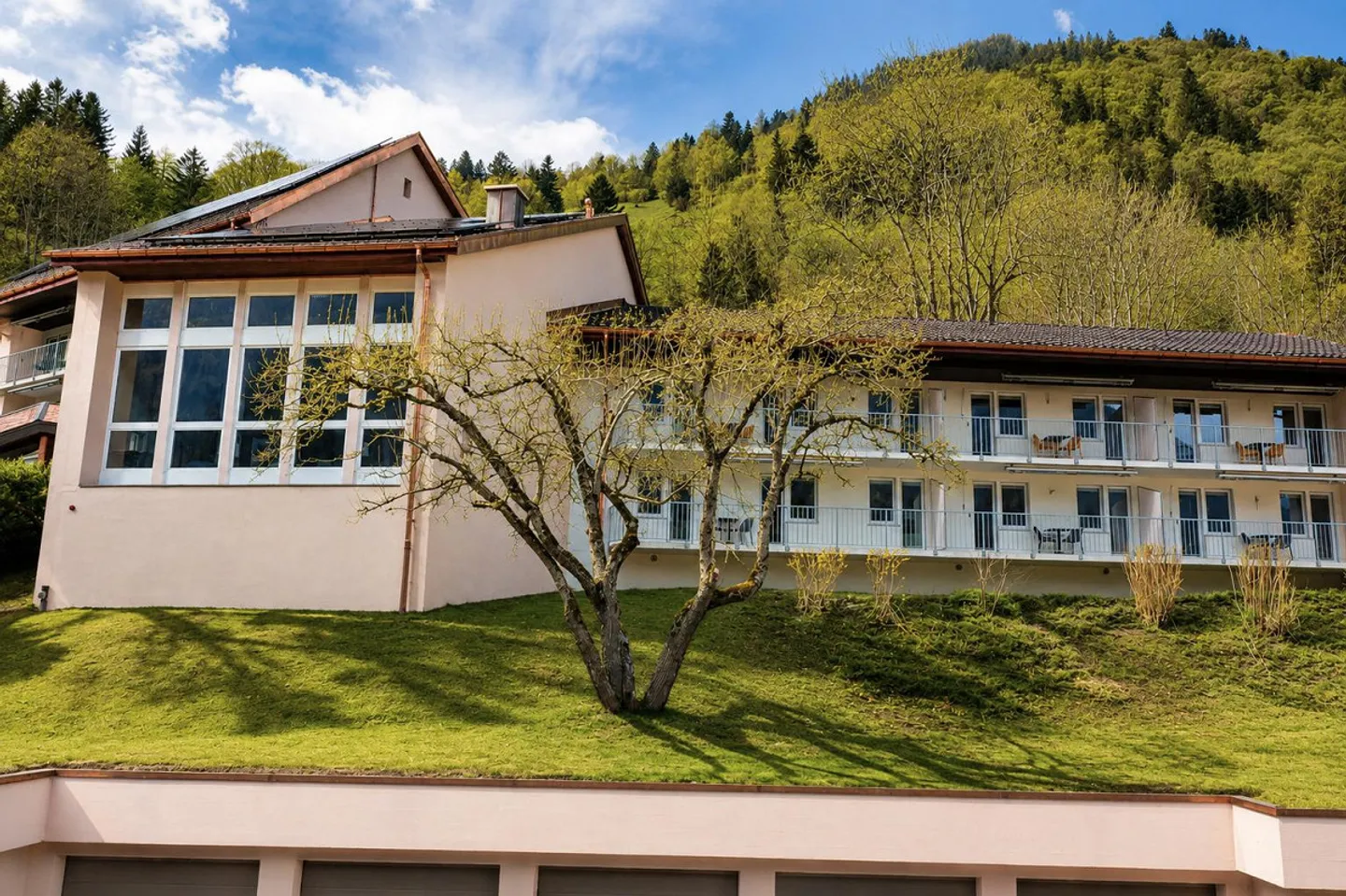 Propriété de rendement attrayante à Valens SG | 29 appartements + 2 maisons individuelles - Photo 10 sur 27